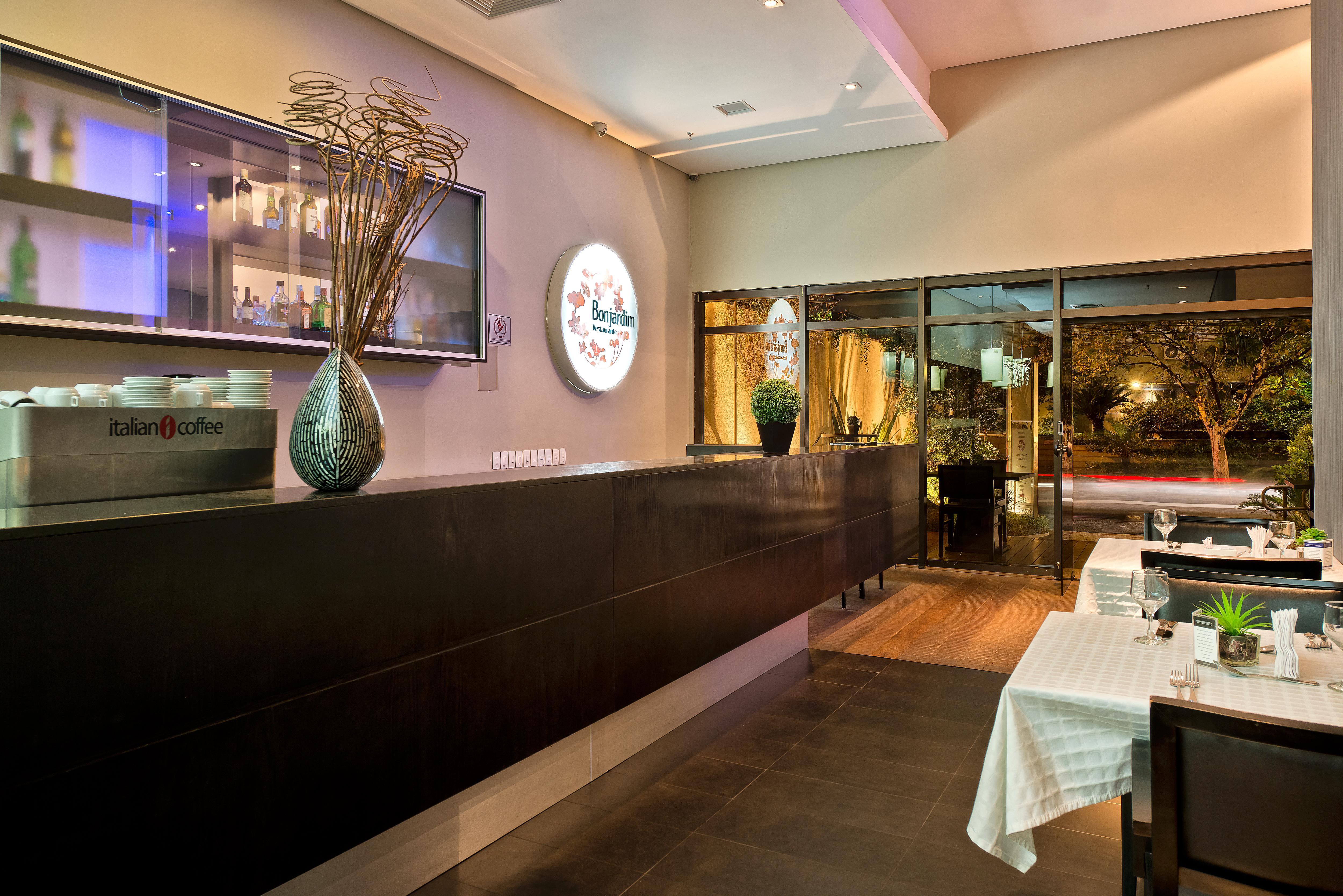 Double Tree By Hilton Sao Paulo Itaim Hotel Exterior photo Restaurant